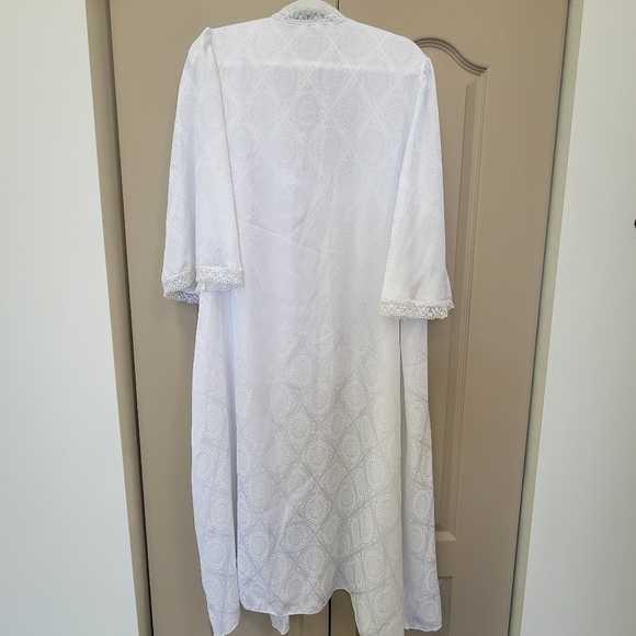 Vintage Nightgown - Picture 6 of 9